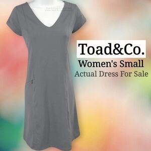Toad & Co Grey Tech Tomboy  Knee Length Cap Sleeve Knit Dress Womens Small EUC